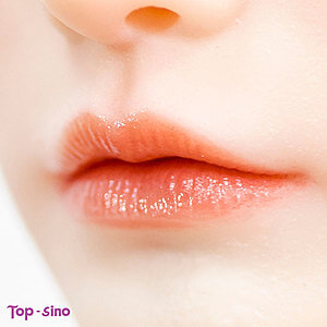 先納信娃娃嘴唇